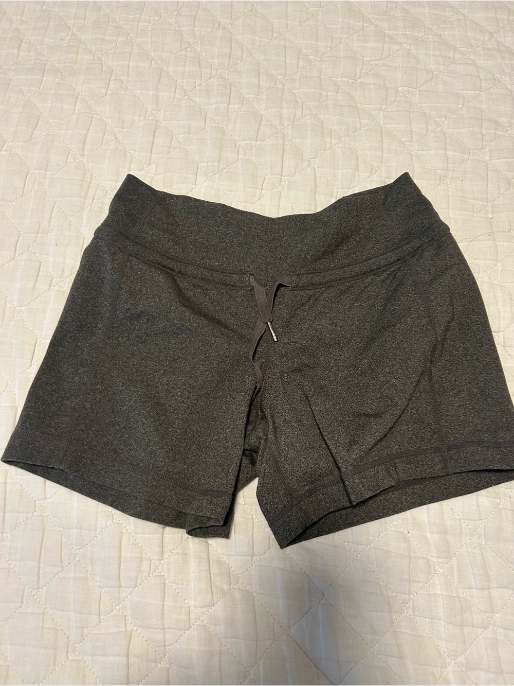 Y2K Lululemon Women’s Charcoal Drawstring Active Shorts size 8